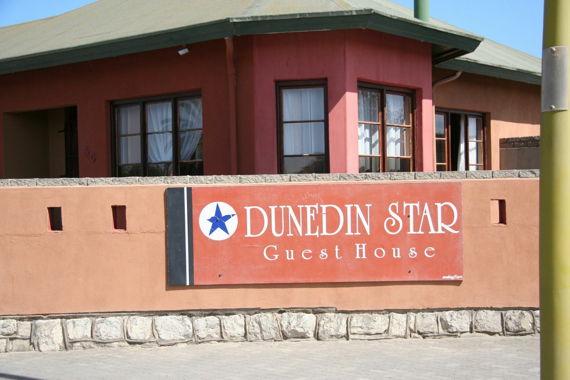 Dunedin Star Guesthouse Swakopmund Ngoại thất bức ảnh